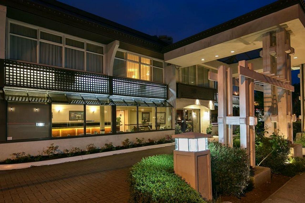 Surestay Hotel By Best Western North Vancouver Capilano Exterior photo